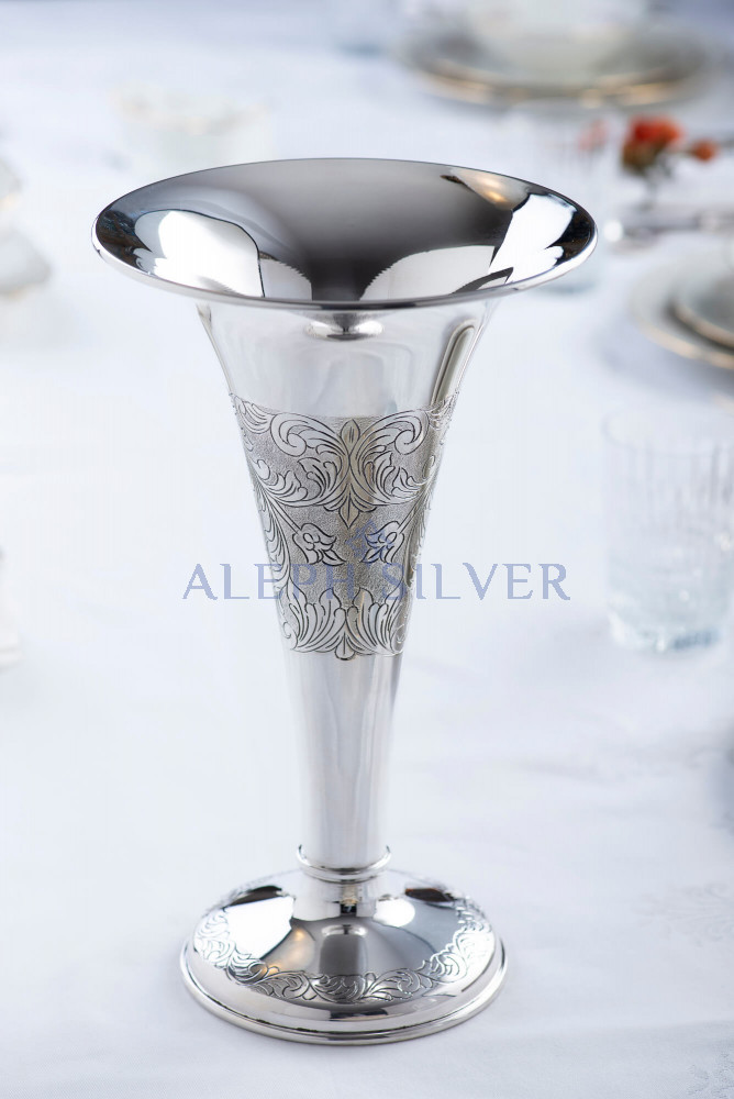 925 Sterling Silver Stunning Design Vase 