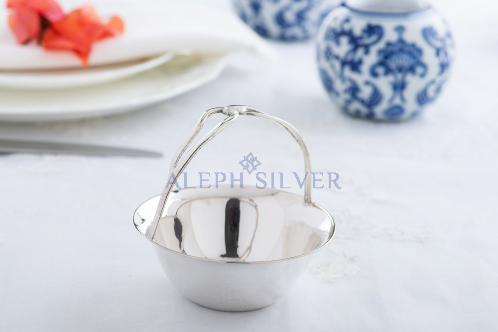 925 Sterling Silver Small Serving Bowl With Decorative Handle 925 Sterling Silver Small Serving Bowl With Decorative Handle