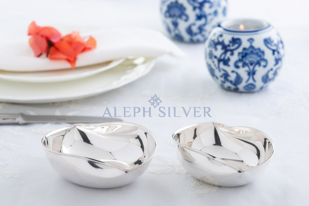 925 Sterling Silver simple and elegantly Design Serving Bowl 925 Sterling Silver simple and elegantly Design Serving Bowl
