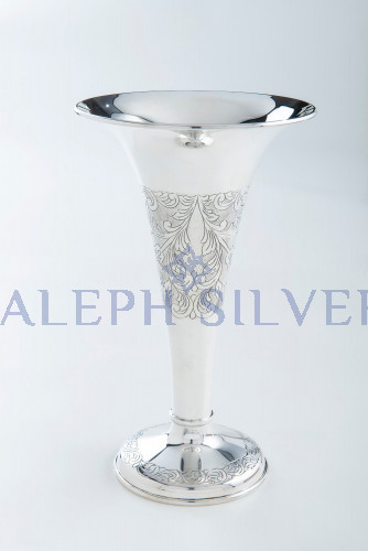 925 Sterling Silver Stunning Design Vase 