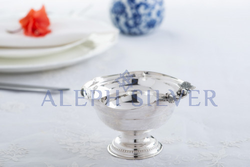 925 Sterling Silver Handmade Serving Bowl with Grape-Shaped Decorative Piece