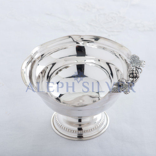 925 Sterling Silver Handmade Serving Bowl with Grape-Shaped Decorative Piece
