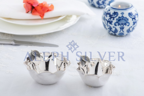 925 Sterling Silver Serving Bowl With Leaves-Shaped Decorative Piece