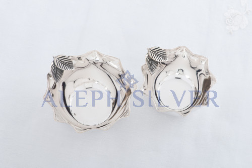 925 Sterling Silver Serving Bowl With Leaves-Shaped Decorative Piece