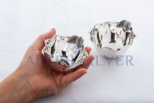 925 Sterling Silver Serving Bowl With Leaves-Shaped Decorative Piece