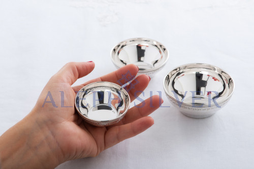 925 Sterling Silver Elegantly Design Small  Bowls with Rope and Flower Pattern on The Outside Rim